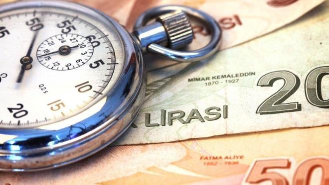 BE YILLIK ZAMANAIMI    Kanuna gre, hak sahiplerince vergi iadesi bavurularnn, verginin dendii tarihi takip eden yln bandan itibaren be yl iinde ilgili vergi dairesine yaplmas gerekiyor. rnein, 2012 ylnda i akdi sona ermise, 1 Ocak 2018 tarihinden itibaren be yl iinde bavuruda bulunmayanlarn alacaklar zamanamna urayacak