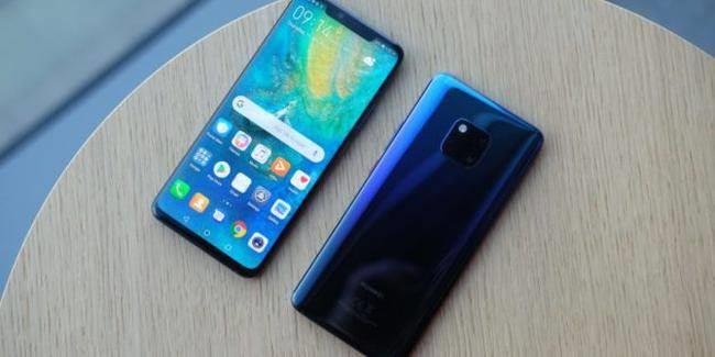 Cihaz�n en �nemli �zellikleri 19.5: 9 oran�nda, HDR deste�i olan, 3120 � 1440px ��z�n�rl�k ve 6,39 in� b�y�kl��e sahip OLED FullView ekran�d�r.