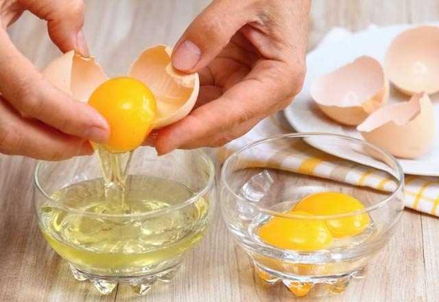 Kolesterol i�ermesine ra�men doymam�� ya� asitleri y�ksek ve lesitin i�erdi�i i�in yumurta sar�s�n�n kolesterol y�kseltici etkisi ya�l� et ve s�t �r�nlerine nazaran d���kt�r” diye konu�tu.