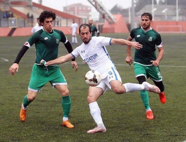 Bak�rk�yspor    S�per Lig'de yer ald��� sezon say�s�: 3    �u an bulundu�u lig: �stanbul amat�r k�me