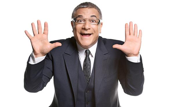 Daha nce Emel Sayn'la birlikte Akm Akm adl dizide oynamtr. Kanal D&#8217;de yaynlanan yarma program arkfelek ve ATV&#8217;de uzun bir sre yaynlanan Tatl Kaklar dizisiyle zirveye kan baarl ovmen, Harakiri ve Hababam Snf Gle Gle adl filmlerle tekrardan beyazperdeye geti.