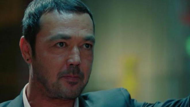 oyuncu  daha nce 'Kant' dizisinde hayat verdii 'Bakomiser Orhan' rolyle hafzalara kaznmt.