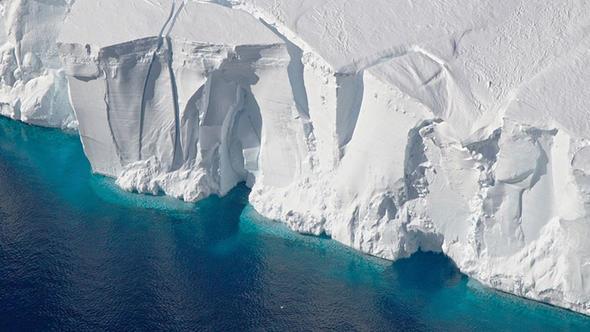 ddialara gre Sovyetler Birlii'nin istihbarat ve gizli servisi KGB, 1991 ylnda ABD Ordusu'nun Antarktika'da ok sayda gizli grev yrttne dair baz belgeler yaynlad.
