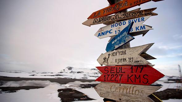 ubat 2018'de GPS takip irketi Strava'nn s haritas uygulamasnda, Antarktika zerinde baz noktalarda hareketlilik olduu tespit edilmiti.