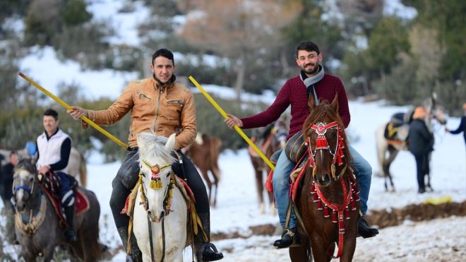 Dostlar Atl Kulb Bakan Stk Ikalan, yapt aklamada, kuralsz ciridin tam bir sava oyunu olduunu syledi.