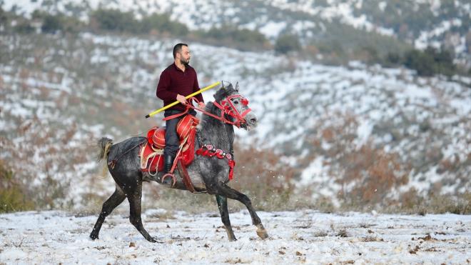 Taavl, dn, bayram, snnet gibi zel gnlerde kyn genlerinin kendilerini ispatlamak iin bu tarz msabakalara katldn da szlerine ekledi.