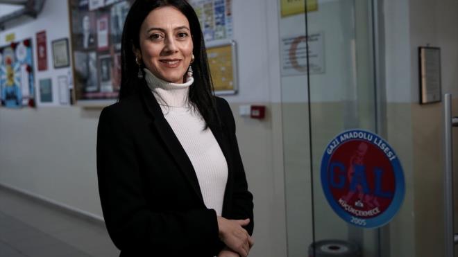 Kkekmece Gazi Anadolu Lisesi ngilizce retmeni zen Kocatfenk Yldz, yapt aklamada, okulda dezavantajl gruplardan rencilerin bulunduunu syledi.