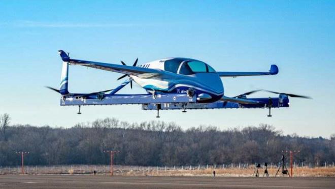 irketin bu hamlesi ile uan taksilerin hayatmza girmesi adna bir adm daha atlm oldu. Ancak uan otomobiller ile ilgili youn mesai harcayan tek irket Boeing deil.