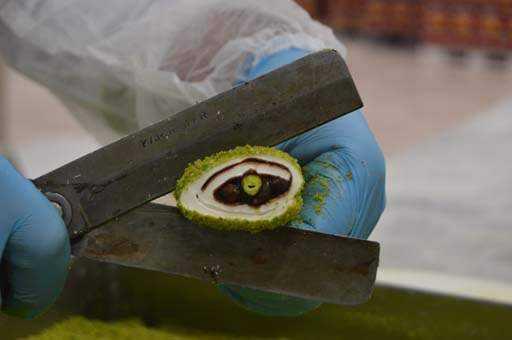 akc, tesiste retimini gerekletirdikleri mehur "Afyon lokumu"nu yaklak 10 yldr yurt dna da pazarlamasn yaptklarn vurgulad.