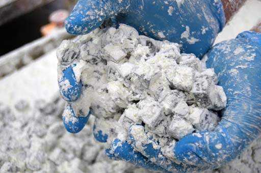 Avrupa lkelerinin son dnemlerde glutensiz ve vegan lokum rnlerine merak sardna dikkati eken akc, bu lokumlarn ok tercih edilmesinde ise retim esnasnda youn hassasiyet gsterilmesinin olduunu anlatt.