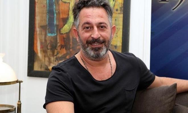 Cem Ylmaz, Arif V 216 filminde kullanlan piyanoyu isteyen Gkay zgr isimli takipisine verdii sz zerine piyano balad.