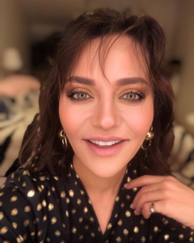 Fakat doktorlar, gen oyuncuyu inelerin etkisi nedeniyle byle bir ikayet yaandn belirterek onu evine gnderdi. Kendisine tedavi amal verilen ila ve kremleri kullanan Baln'n yznde meydana gelen ilik ve arlar, yara haline dnt. Tannmaz hale gelen Baln, kendisine tedavi uygulayan doktoru arad. Ancak gen oyuncu, doktorun sz konusu gzellik merkezinden ayrldn ve gerekte doktor olmadn fark etti. Bunun zerine stanbul Cumhuriyet Basavcl'na ihbarda bulunan Baln, gzellik merkezi sahibi ve sahte doktordan ikayeti oldu.