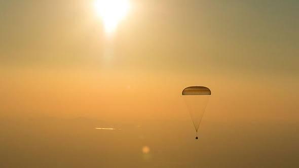 Bir gn sonra yaplan aklamada kaza yapan nesnenin aslnda ABD Hava Kuvvetleri'ne ait bir hava balonu olduu aktarld.