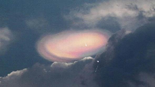 Bu vakalardan belki de en nls Roswell'de dt sylenen UFO.