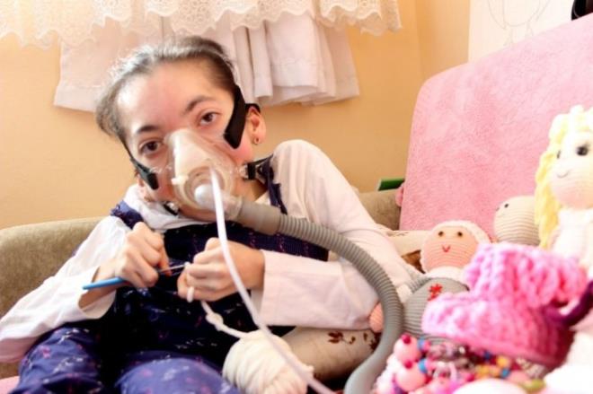 &#8220;Bu bir yetenek midir nedir ben de bilmiyorum. Grdm yapyorum. Yapmama gibi bir ansm yok, kafama koydumsa onu yaparm, Allah&#8217;tan bakas engelleyemez. El ii yaptka mutlu oluyorum. Bazen diyorum ki bir ipliki dkknm olsun. Benim yamdakiler tokacya gider, kafeye gider, ben ise arya gittiim zaman tuhafiyeye gidiyorum ve oraya gidince mutlu oluyorum&#8221; dedi.