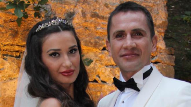 Fakat ihbarc sfatyla ifade vermek istemeyen Yamur Ak, polis merkezinden ayrld.