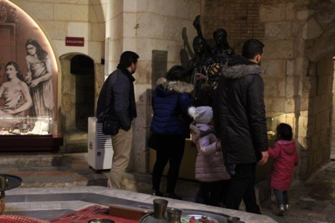 2018 ylnda yaklak 130 bin kiinin ziyaret ettii mzeye Trkiye'nin her yerinden olduu gibi ehre gelen yabanc turistler de youn ilgi gsteriyor.