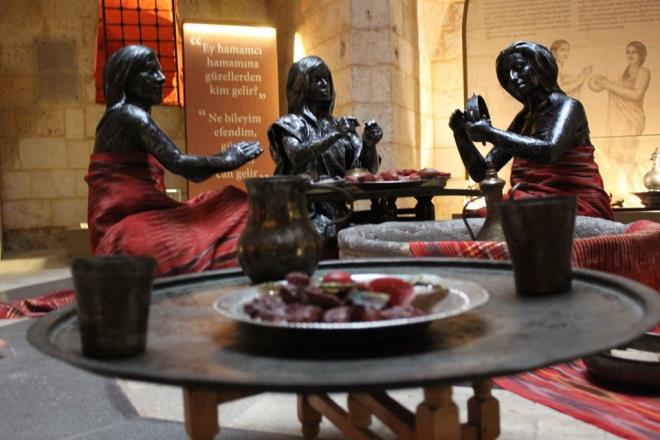 Gaziantep'te getiimiz yllarda mzeye evrilerek Hamam Mzesi yaplan ve Lala Mustafa Paa tarafndan 1557 ylnda yaptrlan Paa Hamam vatandalarn ilgi oda oldu.