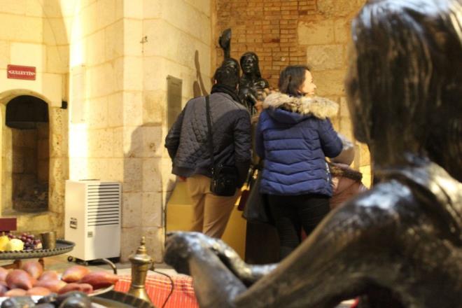 Nevehir'den Gaziantep'i gezmeye geldiini belirten ve hamam mzesinin kendisini arttn vurgulan Kurtulu Atl, "Ben retmenim ve Nevehir'den geliyorum. Yani mze ok gzel. erisi ok gzel ve interaktif olmu. Karlkl etkileim kurulabilen gzel yerler yaplm mzede. Ben de ahsen burada hamamla ilgili bilmediim eyleri de renme frsat buldum. Yani gayet iyi ve baarl olmu. Kimin bu mzede emei getiyse gerekten tebrik etmek gerekiyor" diye konutu.