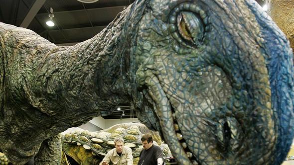 Sayy kontrol altnda tutmak iin dinozorlar dii olarak retiliyordu.