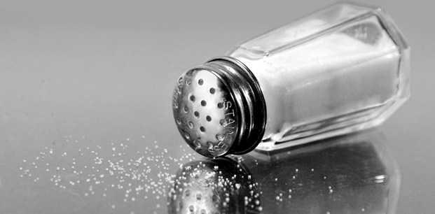 Zeka geriliinin ortaya kmasnn nedenlerinden biri de iyot eksikliinden kaynaklanr. Bu eksiklii gidermek iin yemeklerde iyot kayna olarak iyotlu sofra tuzunun kullanlmas neriliyor.