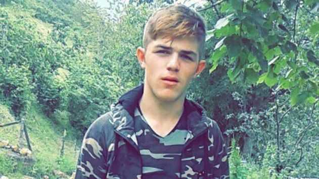 atmada 15 yandaki Eren Blbl PKK'llarn girdikleri evi gvenlik glerine gsterirken terristler tarafndan ehit edildi. Ar yaralanan 15 yandaki Eren Blbl hayatn kaybetti.