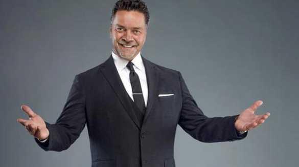 20 Nisan'da Almanya'da Beyaz Show yapacak olan ztrk, bu gzel haberi O Ses Trkiye&#8217;nin yar final programnda duyurdu.