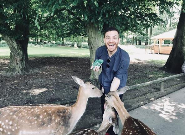 ELNUR HSEYNOV: Hadise, Gkhan, Ebru Gnde, Mazhar Alanson-zkan Uur'dan oluan jri yesi ile O Ses Trkiye 4. sezonunda ampiyon Ebru Gnde'in takmndan kt. Elnur Hseynov O Ses Trkiye 2015'in ampiyonu oldu. Azeri asll Elnur Huseynov u anda lkemizde unutulsa da Eurovision'da getiimiz yllarda Azerbaycan' temsil etmiti.