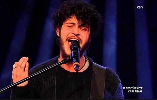 EMRE SERTKAYA: Olduka heyecanl geen O Ses Trkiye 5. sezona damgasn vuran O Ses Trkiye 2016 ampiyonu ise Gkhan ve Hakan'n takmnda yer alan Emre Sertkaya oldu.