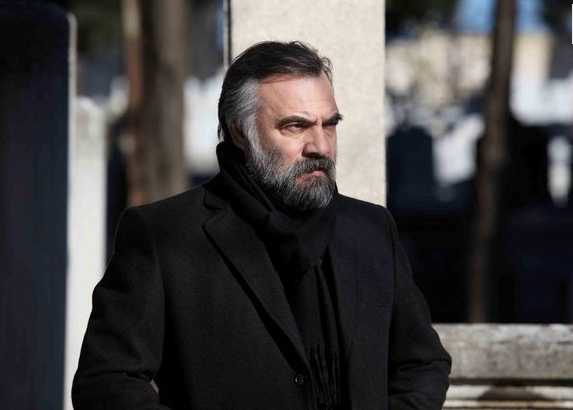 Yaananlarn asl sorumlusu 'Faal Day' adyla anlan Hamet ise cenazede karlarna kacaktr. Hzr, ailesinin bana musallat olan bu yeni dmann gzlerinin iine bakma frsat bulur ve daha fazla kan dklmemesi iin teke tek hesaplamay teklif eder.