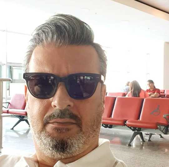 lk oyunculuk deneyimini 2010 ylnda rol ald Kolej Gnl dizisi ile yaam; Kurtlar Vadisi Pusu, Gnahkar,Kahireli Palas, Krem, Ak Laftan Anlamaz, Kaybedenler Kulb ve Fatmagl'n Suu Ne? dizilerinde rol almtr.