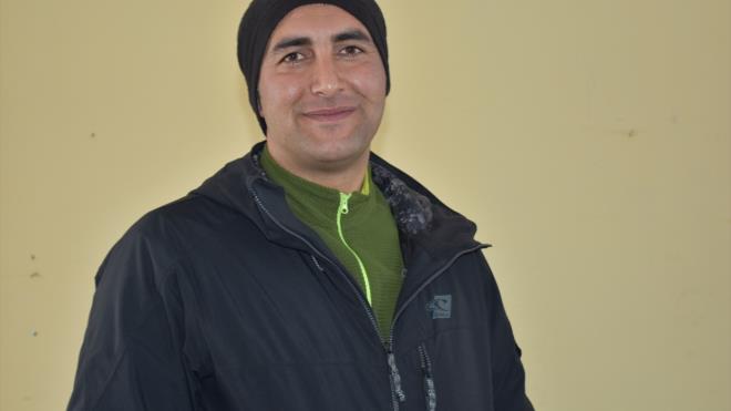 Kampanyay balatan Taner Gne, aklamalarda bulundu.     Kampanyay balatan Taner Gne, sosyal medya zerinden balattklar kampanyayla birok ocua ulatklarn syledi. Kampanyaya destein her geen gn artarak devam ettiini ifade eden Gne, "Eskiden artlar u anki kadar iyi deildi, oyuncamz kstl saydayd, hatta terliklerle halnn desenleri arasnda arabaclk oynardk. ocuklarn oyuncakla bulumas iin sosyal medyada `bir oyuncak da sen ver` kampanyas balattk. dedi.