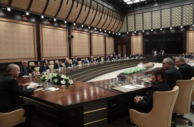Trkiye Cumhurbakan Recep Tayyip Erdoan, Cumhurbakanl Klliyesi'nde sinema sektr temsilcilerini kabul etti.