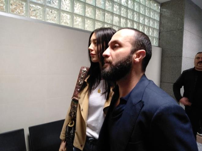 Berkay ahin hakknda ise "Hakaret" suundan 3 aydan 2 yla kadar hapis cezas istendi.