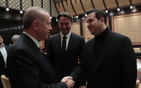 AHAN GKBAKAR: BU TARH BR MZA: Oyuncu ve yapmc ahan Gkbakar da milli sinema ve gelecei asndan ok nemli bir adm atldn belirtti. Gkbakar, Erdoan'n yasay onayn 'tarihi bir imza' olarak niteledi.