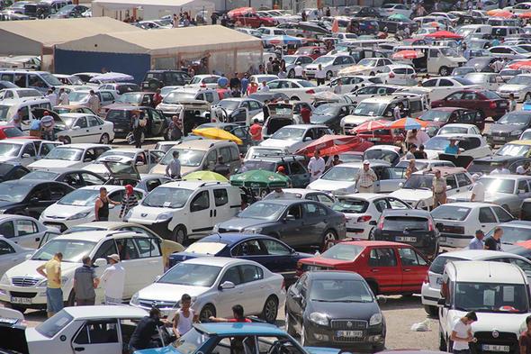 Aslan besleyen yemini dnmez    Yksek motor hacmine sahip ar yakt harcayan otomobillerin ilanlarnda yer alan cmledir.