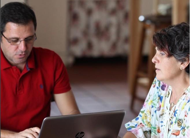 Ana haberi brakacak m? : Fatih Portakal'n paylamna baklacak olursa anchormanlik dneminin sonuna geldii sinyalini veriyor. Ancak u an iin alnm bir karar yok. Fatih Portakal'n emeklilik planlar arasnda einin iftlii nemli rol oynuyor.