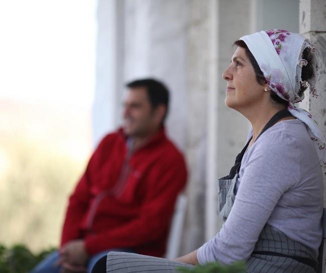 FATH PORTAKAL'IN EVLL : Fatih Portakal ile ei Armaan Portakal 1997 ylnda evlendiler. 20 yl deviren evliliklerinde ocuklar olmayan ift, birbirlerine hayli dknler.