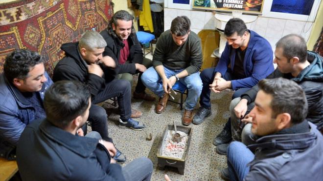 Zahmetli yapm nedeniyle her zaman bulunamayan, gemite dn, taziye gibi zel gnlerde ikram edilen mrra, talep zerine artk kafe ve benzeri iletmelerde yer almaya balad.