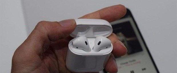Airpods : (Eski fiyat) 1349 TL (Yeni fiyat) 1199 TL