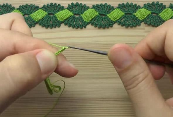 Gelir Vergisi Kanunu ile Baz Kanunlarda Deiiklik Yaplmasna Dair Kanun Resmi Gazete'de yaymlanmas ev kadnlarn sevindirdi. Kanuna gre evinde retim yapp satan kadnlara vergi muafiyeti getirildi. internet ve benzeri elektronik ortamlarla, oturduklar evlerde imal ettikleri havlu, rt, araf, orap, dokuma mamulleri, dantel, her nevi nak ileri ve turistik eya, tarhana, erite, mant gibi rnleri i yeri amakszn satanlar gelir vergisinden muaf olacak.