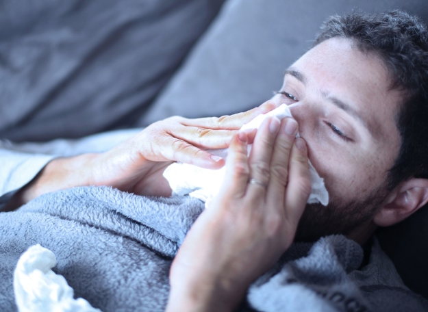 65 YA ST NSANLAR: O nedenle hastal daha kolay atlatmamza yardmc olur, kesinlikle nler diyemeyiz. Normal salkl iyi bir bakl olan insann grip as olmas tamamen kendi tercihi. 65 ya st insanlarda, ocuklarda ve kronik hastal olanlarda grip as olmalar mutlaka tavsiye diliyor&#8221; ifadelerini kulland.