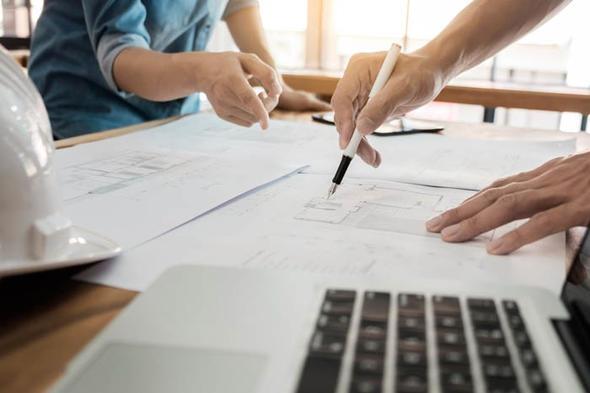 Kresel eitim iin alan bir yardm kuruluu olan Varkey Vakf tarafndan 35 lkede yaplan son ankette, katlmclar 14 tipik lisansst meslek hakknda gr bildirdi. Onlardan, meslek listesini en saygn bulduklar (14) ile en az saygn bulduklar (1) arasnda sralamalar istendi. (1 ile 14 arasnda puanlama yapld)