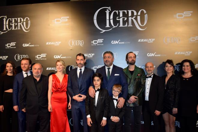 'iero' takma adl casus lyas Bazna'nn hayatndan ilham alnarak ekilen 'iero' adl sinema filminin galas Nazi toplama kamp mizanseniyle gerekletirildi. Erdal Beikiolu ve Burcu Biricik'in rol ald 'iero' filminin galasnda Nazi toplama kamp mizanseni gerekletirilmesi Yahudi toplumunun tepkisini toplad.