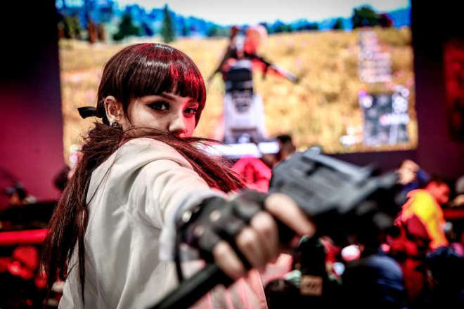 Son zamanlarda oynayan ocuklarn lmleriyle adn duyuran Mavi Balina oyunu ile ilgili gr belirten Kurt, "Oyunu ben bilmiyorum ama televizyonda grdmz kadaryla ok tehlikeliymi.