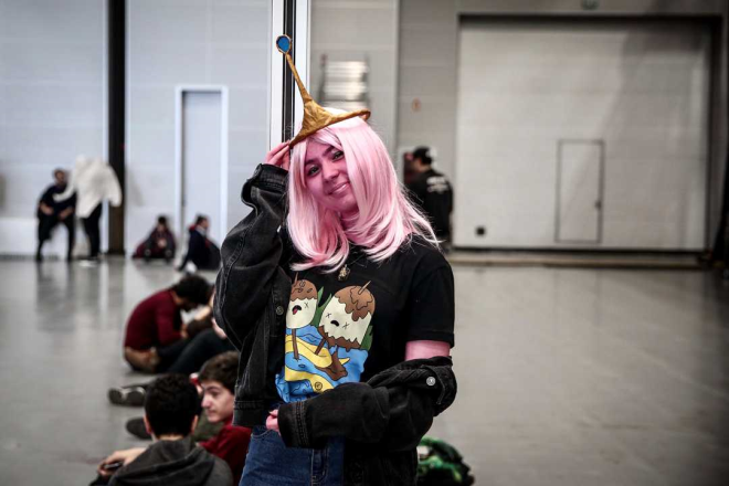 Ama az da olsa izin veriyorum. nk telekomnikasyon andayz. Byle bir dnemde ocuklar uzak tutmaya almak ok da doru bir ey deil, bir ekilde o oyunu zaten oynuyorlar. nemli olan tehlikeli ve yanl oyunlara girmemesi. 4 gn boyunca geleceiz.