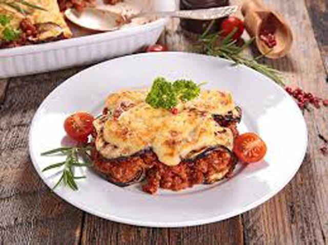 Yunan halk musakkann, Almanya'daki bir yemek fuarnda Eski Yugoslavya Cumhuriyeti Makedonya'nn devlet sembol altnda servis edildiini grnce oke oldular.