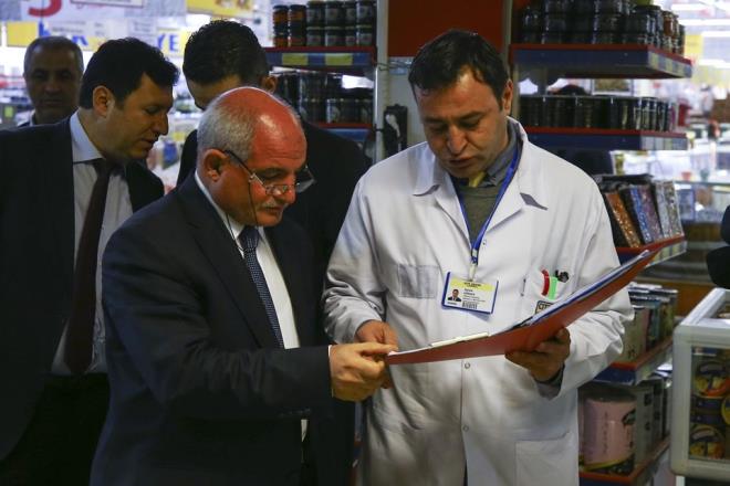 Denetimlerine bu yl da devam eden Mdrlk, Ankara genelinde gnde ortalama 200 civarnda gda retim, toplu tketim ve sat yerinde denetim gerekletirilirken, zellikle hijyen, etiket bilgileri, taklit, tai, son kullanma tarihi ve saklama koullar gibi hususlar inceliyor.