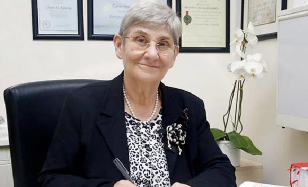 "GNMZDEK EKMEKLER HBRT BUDAYDAN MAL EDLYOR"  imdiki buday eski buday deil. Un fabrikalarna gnderilen buday cce budaydr. Bunlar hibrittir. Fazla rn alalm diye hibrit yaplmlar. O yzden ok tehlikelidir. Budayda bulunan glutenin antikoru var. Fabrikadan gelen budayda ok byk katk maddeleri var. Pankreasa insln salglatyor. Sizi acktran o. Acktrdka yiyorsunuz, yedike ackyorsunuz. Bu ekmek firmalar iin bulunmaz bir pazar.