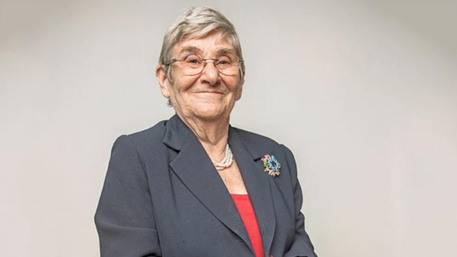 "YEMEKTEN HEMEN SONRA LEN AY KRONK KANSIZLIK SEBEBDR"   Yumurta, yourt, st, fndk, fstk ok nemli. lle marketten bir ey almak mecburiyetinde deiliz. ay yeni km bir alkanlktr. Gemite byle bir ey yoktu. Seneler nce kahve iilirdi. Ben aya kar deilim. Ama yemek yedikten sonra hemen iilmemelidir. 4 saat sonra iilmelidir. Hemen iilmeli kronik kanszlk sebebidir. Demir eksikliine yol aar.